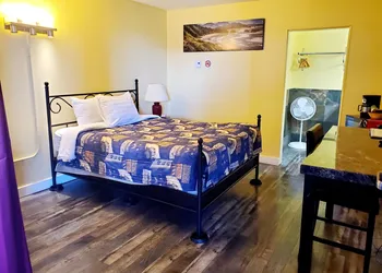 The Port-O-Call Inn & Suites hotel thumbnail 7