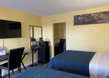 The Port-O-Call Inn & Suites hotel thumbnail 8