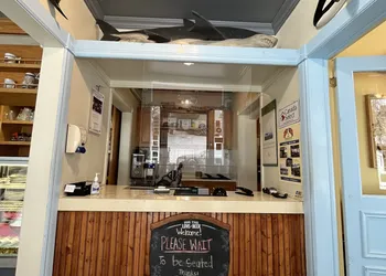 The Dockside Inn & Restaurant hotel thumbnail 3
