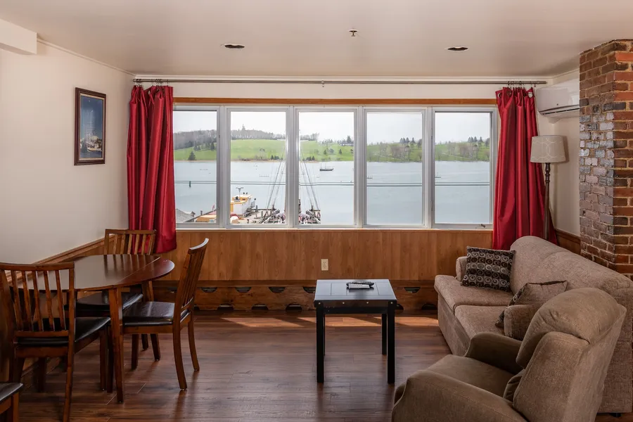 The Dockside Inn & Restaurant hotel detail image 6