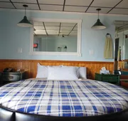 Motor court Motel hotel detail image 5
