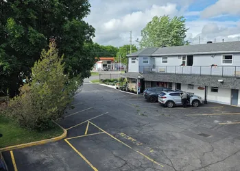 Motor court Motel hotel thumbnail 4