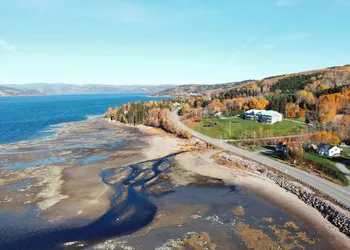 Battures Hotel Fjord Saguenay hotel thumbnail 2