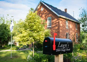 Laura's Bed & Breakfast hotel thumbnail 3