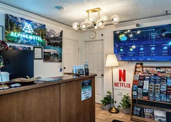 Alpine Motel hotel thumbnail 7