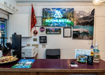 Alpine Motel hotel thumbnail 8