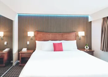 Gibsons Garden Hotel hotel thumbnail 5