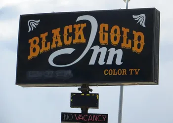 Black Gold Inn hotel thumbnail 3
