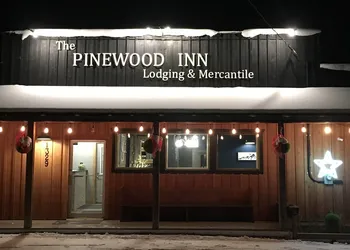 Pinewood Inn hotel thumbnail 2