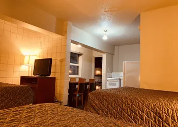 Red Carpet Inn & Suites hotel thumbnail 3