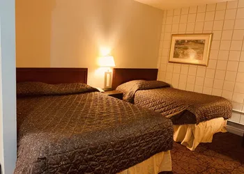 Red Carpet Inn & Suites hotel thumbnail 5