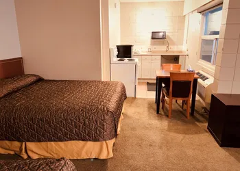 Red Carpet Inn & Suites hotel thumbnail 8