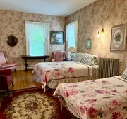 Carriage House Inn hotel detail image 4