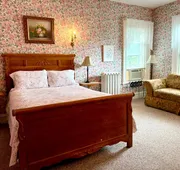 Carriage House Inn hotel detail image 5