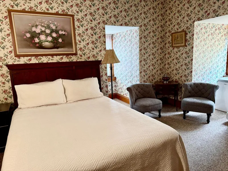 Carriage House Inn hotel detail image 6