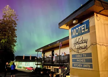 Holiday House Motel hotel thumbnail 7