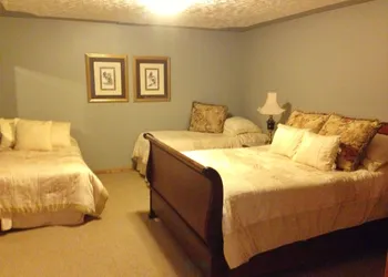 McDougall Lane Bed & Breakfast hotel thumbnail 8