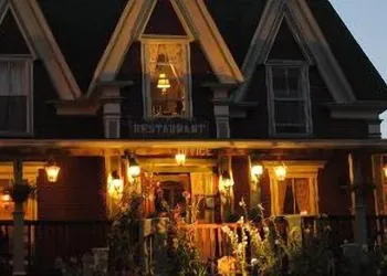Lynwood Inn hotel thumbnail 2