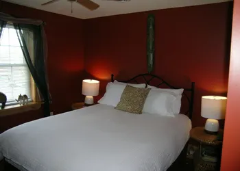 Emilyville Inn hotel thumbnail 4
