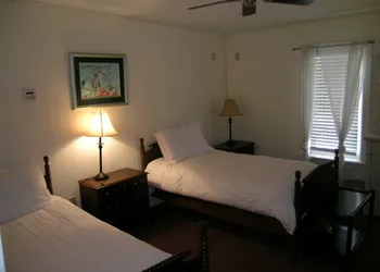 Emilyville Inn hotel thumbnail 6