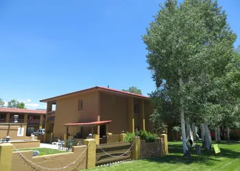 Adobe Inn hotel thumbnail 3