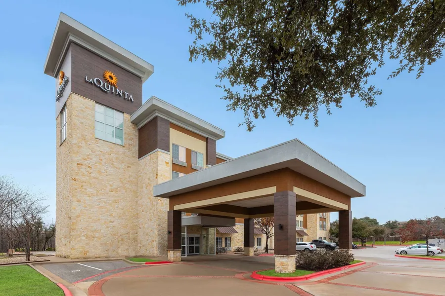 La Quinta Inn & Suites by Wyndham Austin - Cedar Park hotel detail image 2