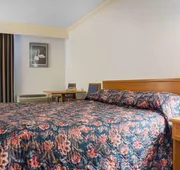 Econo Lodge By The Falls hotel detail image 7