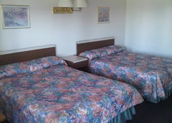 Embassy Motel hotel thumbnail 7