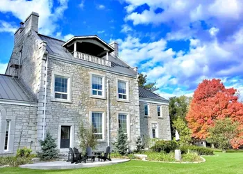All Suites Whitney Manor hotel thumbnail 2