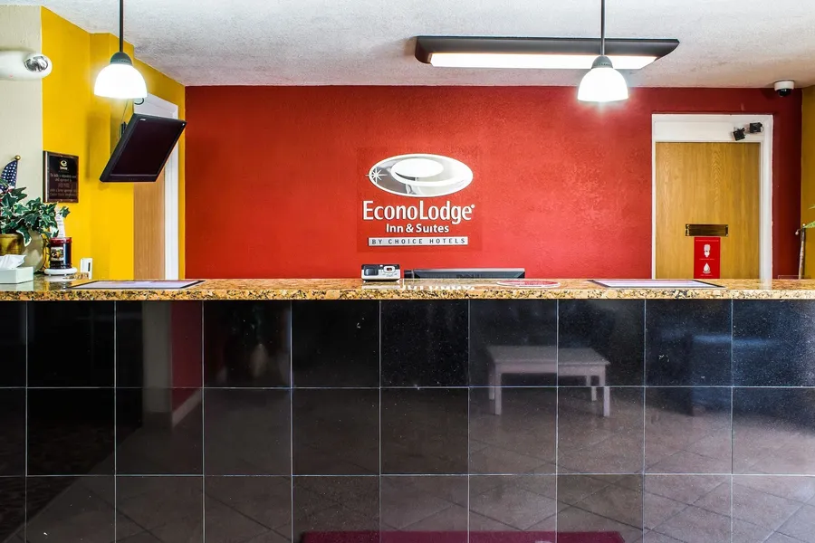 Econo Lodge Inn & Suites Walnut hotel detail image 6