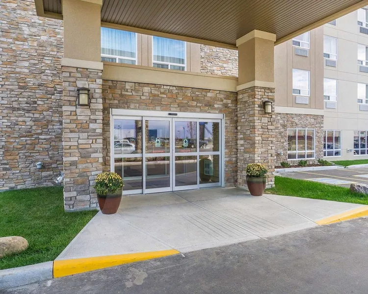 Comfort Inn & Suites Edmonton International Airport hotel detail image 2