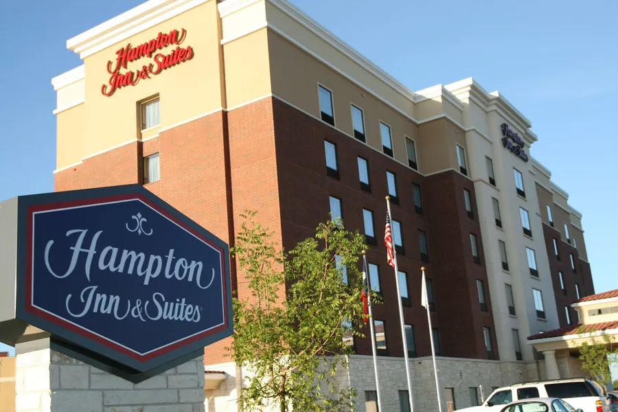 Hampton Inn & Suites Dallas/Lewisville-Vista Ridge Mall, TX hotel detail image 2