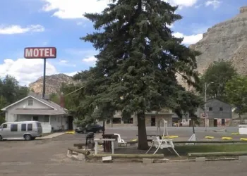 Riverside Motel hotel thumbnail 2