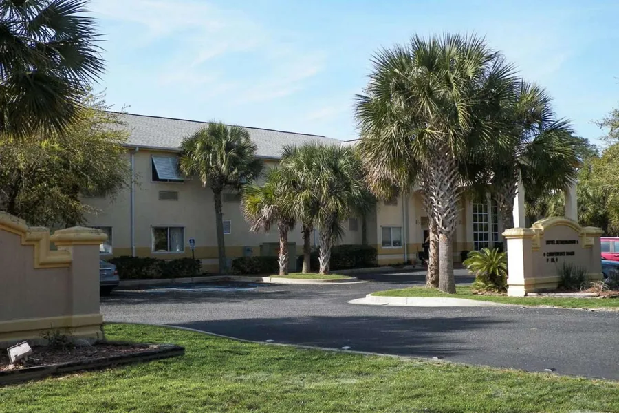 Quality Inn Gulf Shores Airport hotel detail image 2
