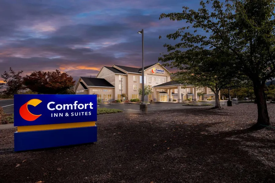 Comfort Inn & Suites Creswell hotel detail image 2