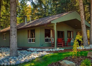 Overlander Mountain Lodge hotel thumbnail 4