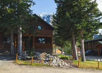 Overlander Mountain Lodge hotel thumbnail 6