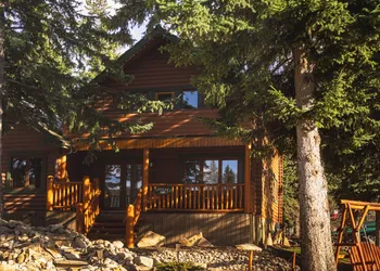 Overlander Mountain Lodge hotel thumbnail 7