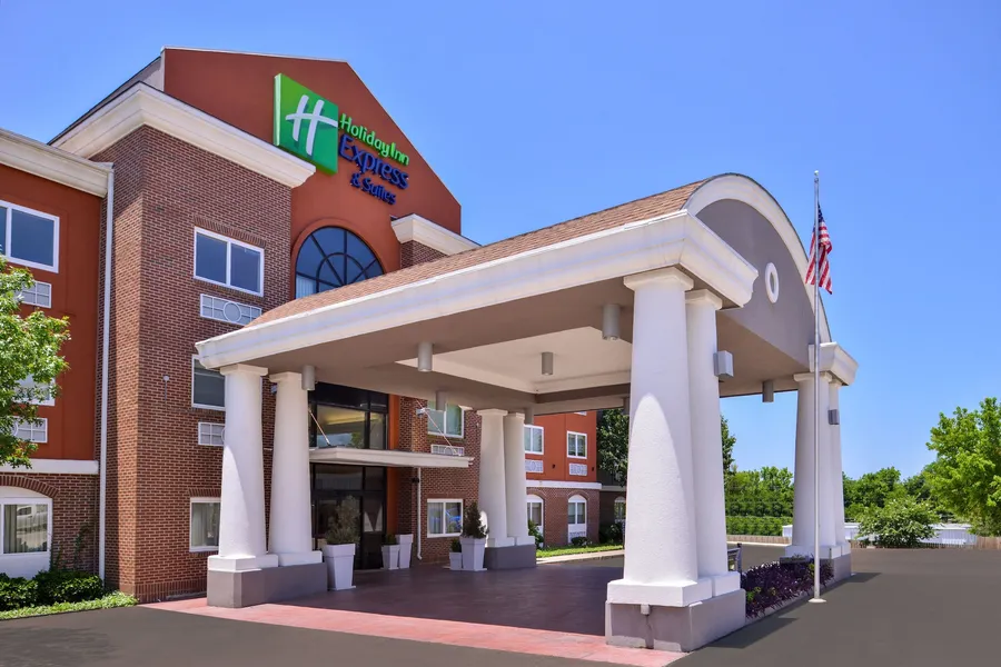 Holiday Inn Express Hotel & Suites Elgin by IHG hotel detail image 2
