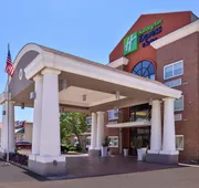 Holiday Inn Express Hotel & Suites Elgin by IHG hotel detail image 5