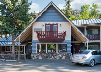 Box Canyon Lodge And Hot Springs hotel thumbnail 4