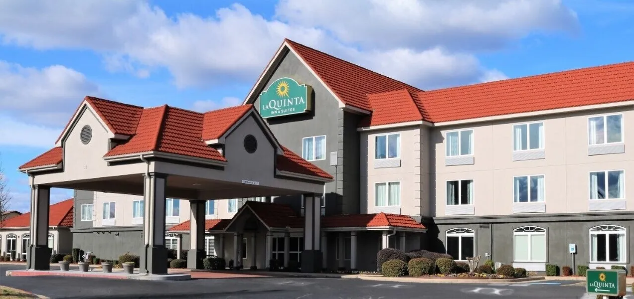 La Quinta Inn & Suites by Wyndham Russellville hotel detail image 2