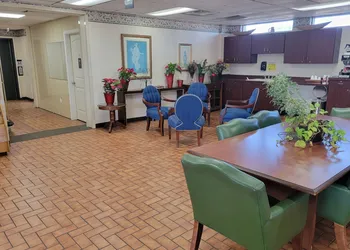 Studio 9 Inn & Suites hotel thumbnail 4
