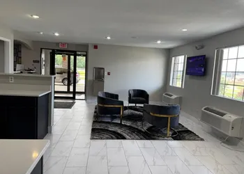 Lakeside Inn hotel thumbnail 4
