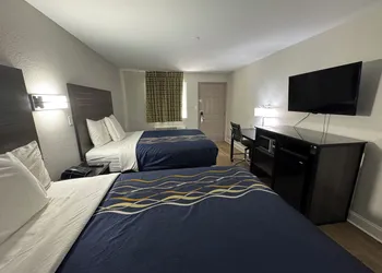 Lakeside Inn hotel thumbnail 6