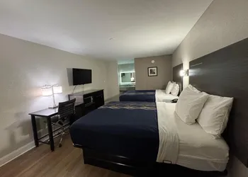 Lakeside Inn hotel thumbnail 8