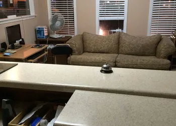 Budget Inn hotel thumbnail 2
