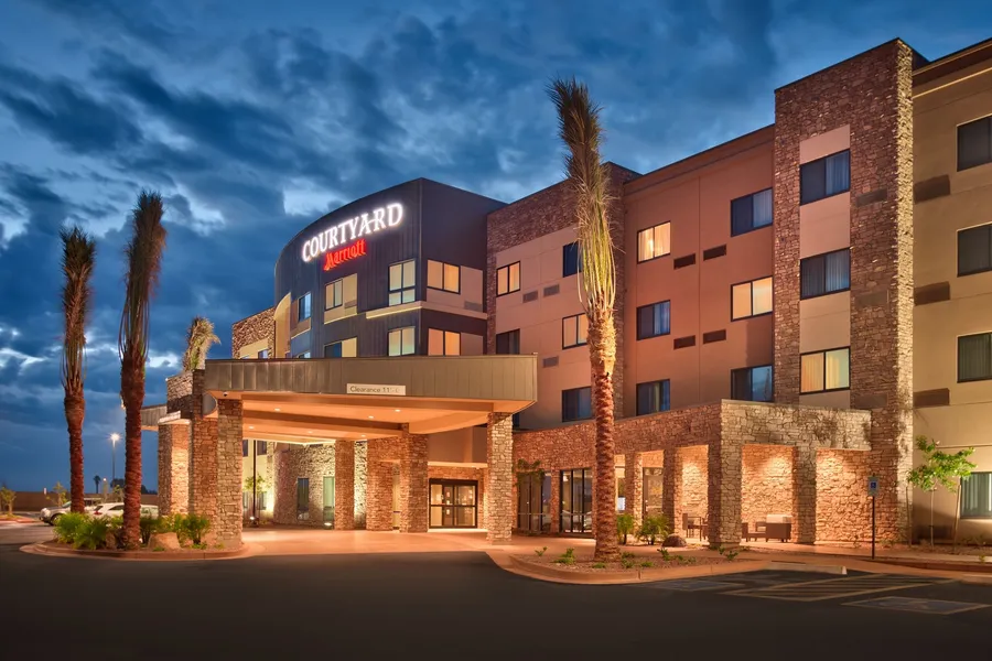 Courtyard by Marriott Phoenix Mesa Gateway Airport hotel detail image 2