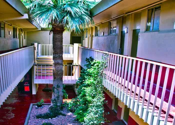 Travelodge by Wyndham Phoenix Downtown hotel thumbnail 2