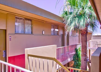 Travelodge by Wyndham Phoenix Downtown hotel thumbnail 3